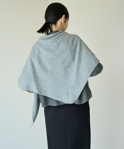 UNFILO / アンフィーロ マフラー・ショール・スヌード・ストール | 【WEB/一部店舗限定】ふわふわニット 三角ストール | 詳細3