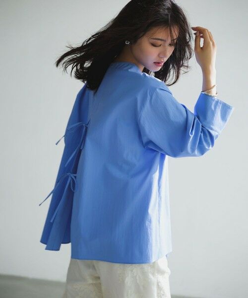 UNFILO / アンフィーロ シャツ・ブラウス | 【WEB限定カラー】バックリボン イージーケアシャツ | 詳細18