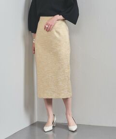 柔らかさが特徴のフランスDUTEL社のジャカード素材を使用したスカート。<br>ラメ糸を使用し綺麗な色使いと立体感が上品で華やかな雰囲気をプラス。<br>ハイウエストデザインとタイトシルエットがシャープな印象で履きこなせます。<br>トップスをインしたコーディネートがおすすめです。<br><br>【生地感】<br>--------------------------<br>裏地：あり<br>透け感：なし<br>生地の伸び：なし<br>光沢感：ラメ糸の光沢あり<br>--------------------------<br><br><font color=purple>店舗へお問い合わせの際は、全国のUNITED ARROWS各店舗まで下記の品名/品番をお申し付けください。<br>品名：UBC LAME/JQ HI/W TT 75  品番：15242574899</font>