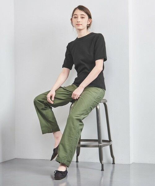 Hanes for UNITED ARROWS 2PACKリブTシャツ Hanes>で人気の「BEEFY」のリブTシャツを女性らしく着用できる