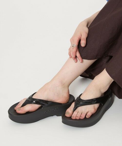 UNITED ARROWS/ユナイテッドアローズ <OOFOS>OOmega サンダル BLACK 23cm(6) UNITED ARROWS/ユナイテッドアローズ <OOFOS>OOmega サンダル BLACK 23cm(6)