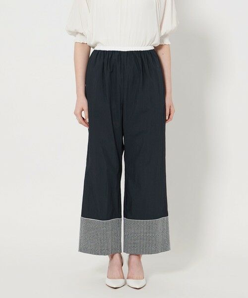新品　BEAUTY&YOUTH サイドエンブロイダリー パンツ　XS 新品 BEAUTY&YOUTH サイドエンブロイダリー パンツ XS
