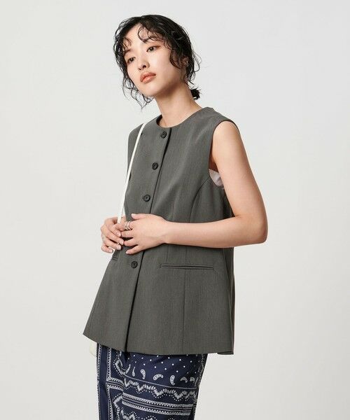 ユナイテッドアローズ　ベスト　オフホワイト UNITED ARROWS（ユナイテッドアローズ）の「P/R ベスト（ベスト