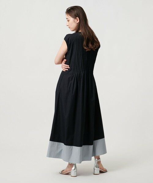 なるまま　ユナイテッドアローズ＊タック Vネック ロングワンピース UNITED ARROWS（ユナイテッドアローズ）の「タック Vネック