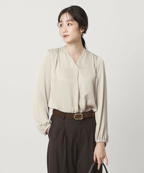 UNITED ARROWS/ユナイテッドアローズ バック サテン Vネック ロングスリーブ ブラウス ‐ウォッシャブル‐ NATURAL FREE UNITED ARROWS/ユナイテッドアローズ バック サテン Vネック ロングスリーブ ブラウス ‐ウォッシャブル‐ NATURAL FREE