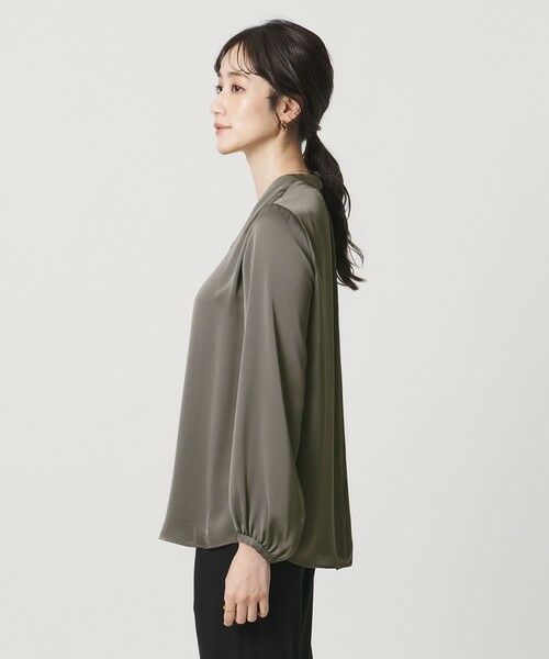 UNITED ARROWS / ユナイテッドアローズ シャツ・ブラウス | バック サテン Vネック ロングスリーブ ブラウス ‐ウォッシャブル‐ | 詳細16