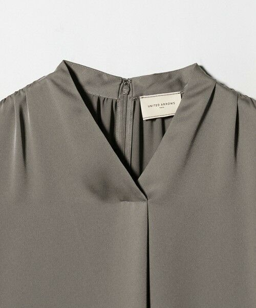 UNITED ARROWS / ユナイテッドアローズ シャツ・ブラウス | バック サテン Vネック ロングスリーブ ブラウス ‐ウォッシャブル‐ | 詳細20