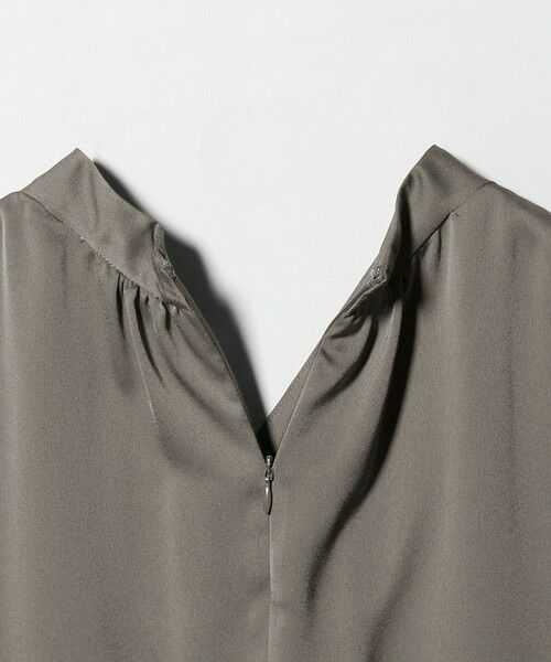 UNITED ARROWS / ユナイテッドアローズ シャツ・ブラウス | バック サテン Vネック ロングスリーブ ブラウス ‐ウォッシャブル‐ | 詳細23