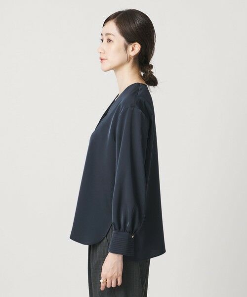 UNITED ARROWS / ユナイテッドアローズ シャツ・ブラウス | サテン Vネック ブラウス ‐ウォッシャブル‐ | 詳細23
