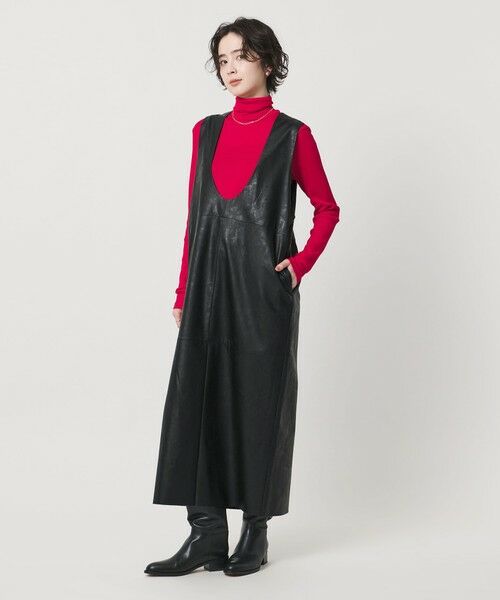 UNITED ARROWS / ユナイテッドアローズ ミニ丈・ひざ丈ワンピース | ＜SACRA＞レザーライク Uネック ワンピース | 詳細2