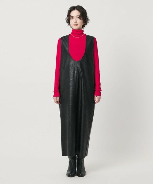 UNITED ARROWS / ユナイテッドアローズ ミニ丈・ひざ丈ワンピース | ＜SACRA＞レザーライク Uネック ワンピース | 詳細3