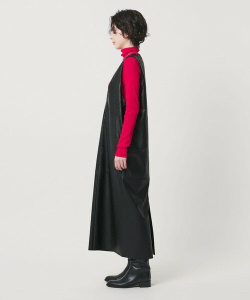 UNITED ARROWS / ユナイテッドアローズ ミニ丈・ひざ丈ワンピース | ＜SACRA＞レザーライク Uネック ワンピース | 詳細4
