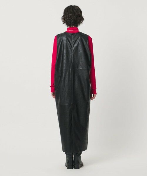 UNITED ARROWS / ユナイテッドアローズ ミニ丈・ひざ丈ワンピース | ＜SACRA＞レザーライク Uネック ワンピース | 詳細5