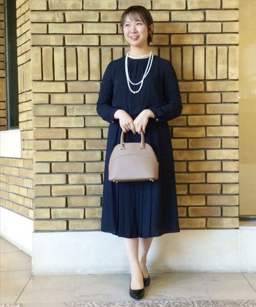 ダークネイ Untitled アンタイトル バックサテン 株 ワールド 通販 Paypayモール プリーツワンピース World Online Store メーカー