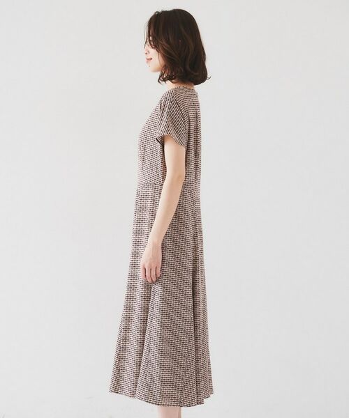 みる 手洗いできるジオメトリックストレッチワンピース 洗えて動けるワーママワンピ【手洗いできるハイストレッチジョー