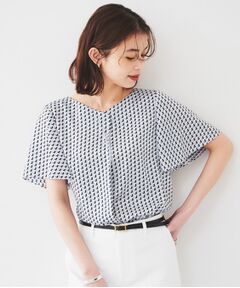 UNTITLED / アンタイトル シャツ・ブラウス | 【通勤/二の腕カバー】ジオメトリック柄 Vネックブラウス