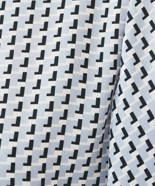 UNTITLED / アンタイトル シャツ・ブラウス | 【通勤/二の腕カバー】ジオメトリック柄 Vネックブラウス | 詳細13