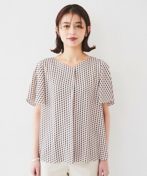 UNTITLED / アンタイトル シャツ・ブラウス | 【通勤/二の腕カバー】ジオメトリック柄 Vネックブラウス | 詳細14