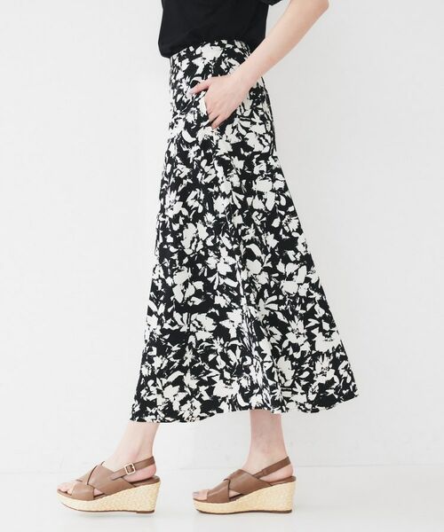 UNTITLED / アンタイトル ロング・マキシ丈スカート | 【セットアップ可/後ろウエストゴム】モザイクフラワー柄スカート | 詳細2