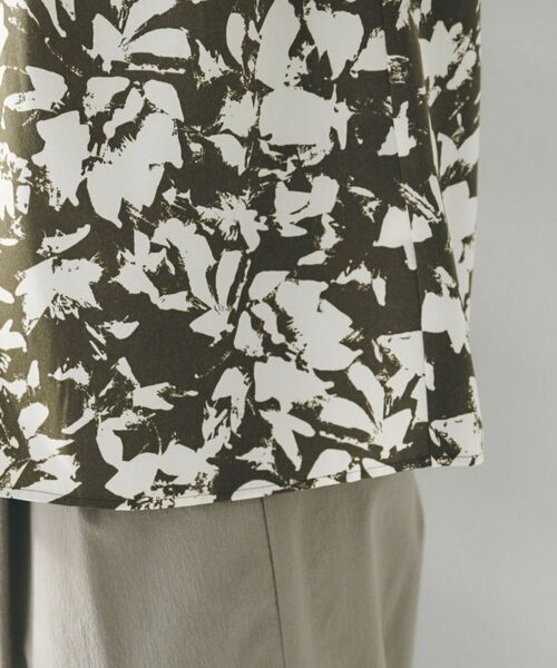 UNTITLED / アンタイトル シャツ・ブラウス | 【セットアップ可/洗える】モザイクフラワー柄ブラウス | 詳細15