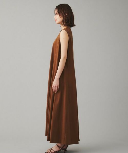 UNTITLED / アンタイトル ロング・マキシ丈ワンピース | 【Audrey and John Wad】クルーネックノースリーブフレアワンピース | 詳細11