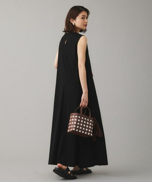 UNTITLED / アンタイトル ロング・マキシ丈ワンピース | 【Audrey and John Wad】クルーネックノースリーブフレアワンピース | 詳細4