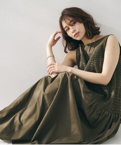 美品✨アンタイトル ボウタイワンピース 青 マキシ丈 総柄 3XL 2023SS 極美品✨アンタイトル ボウタイ ジオメ柄 七分袖 ワンピース