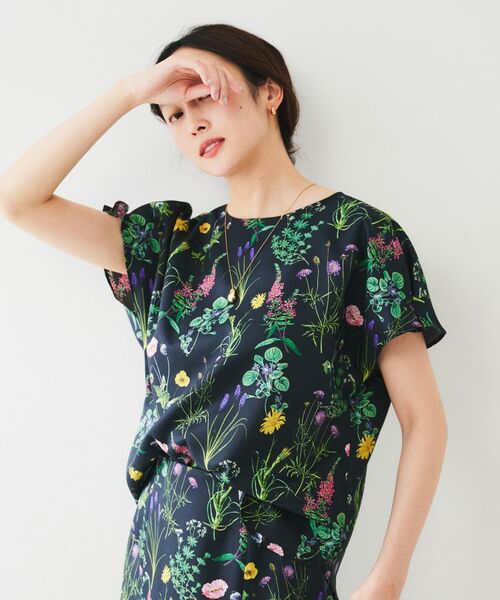 【UNTITLED 】アンタイトル ボタニカル　花柄ブラウス 美品♪UNTITLEDアンタイトル 洗える ボタニカルブラウス 花柄