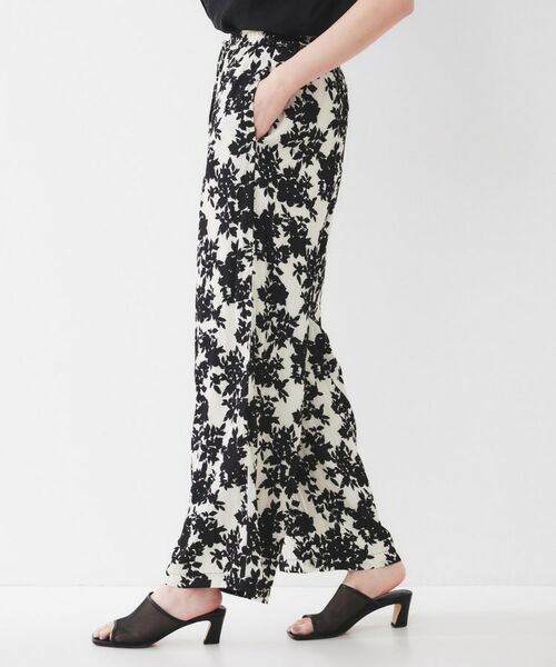 UNTITLED / アンタイトル パンツ | 【ウエストゴム/ワイド/柄】モノトーンフラワーパンツ | 詳細3