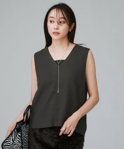 UNTITLED / アンタイトル シャツ・ブラウス | 【重ね着レイヤードに/セットアップ可】梳毛調合繊Vネックベスト(スミクロ(018))