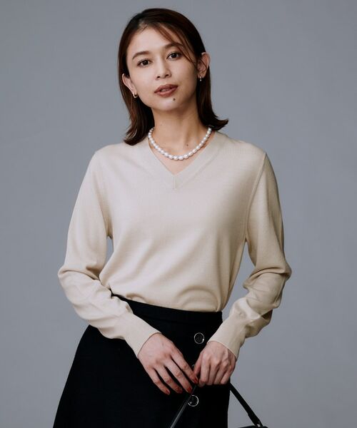 UNTITLED/アンタイトル 【洗える/ウール100%】Vネックウールニット グレージュ(050) 44(3L) UNTITLED/アンタイトル 【洗える/ウール100%】Vネックウールニット グレージュ(050) 44(3L)