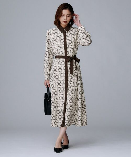 UNTITLED / アンタイトル ロング・マキシ丈ワンピース | 【ウエストリボン/前開きボタン/レトロモダン】チェーン柄フレアワンピース | 詳細10