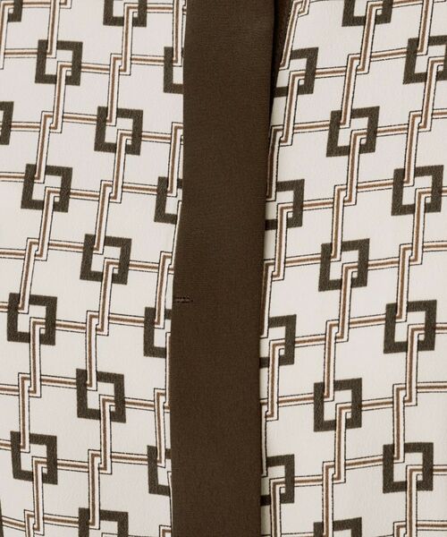 UNTITLED / アンタイトル ロング・マキシ丈ワンピース | 【ウエストリボン/前開きボタン/レトロモダン】チェーン柄フレアワンピース | 詳細13