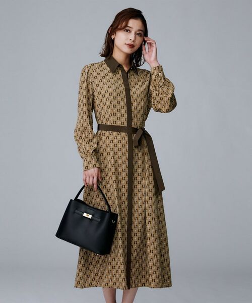 UNTITLED / アンタイトル ロング・マキシ丈ワンピース | 【ウエストリボン/前開きボタン/レトロモダン】チェーン柄フレアワンピース | 詳細2