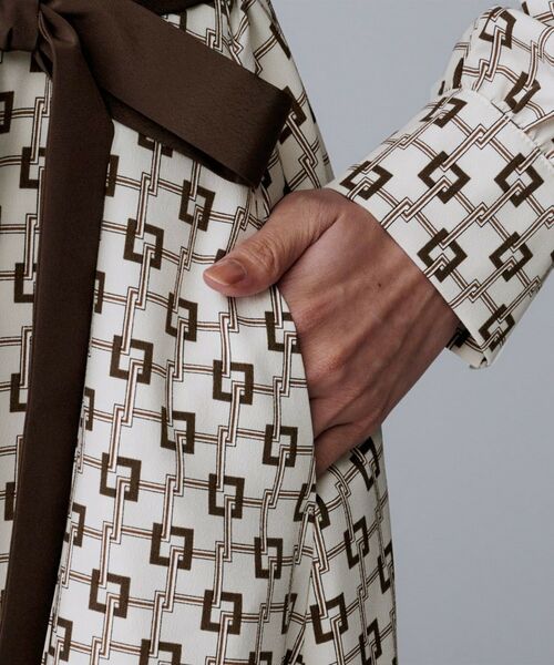 UNTITLED / アンタイトル ロング・マキシ丈ワンピース | 【ウエストリボン/前開きボタン/レトロモダン】チェーン柄フレアワンピース | 詳細21