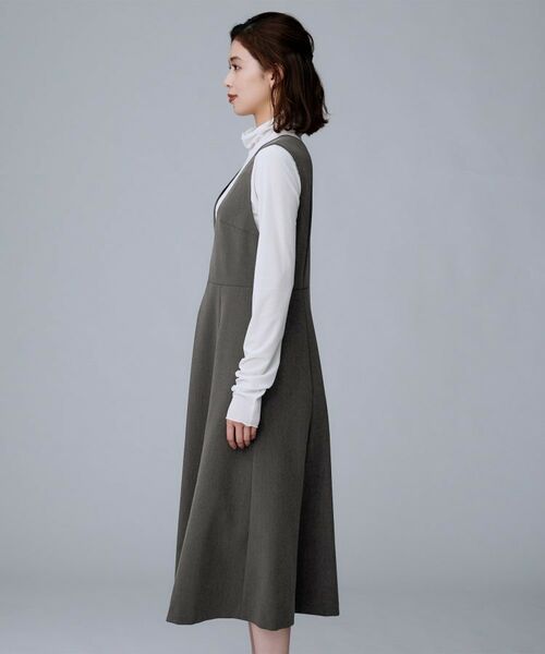UNTITLED / アンタイトル ミニ丈・ひざ丈ワンピース | 【Aライン/ワンピース】Vネックジャンパースカート | 詳細13