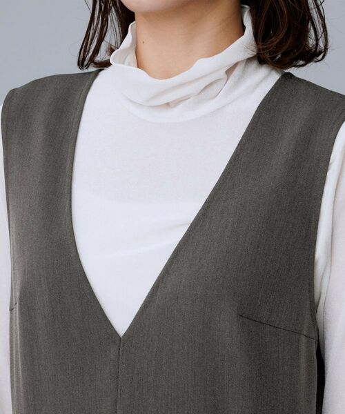 UNTITLED / アンタイトル ミニ丈・ひざ丈ワンピース | 【Aライン/ワンピース】Vネックジャンパースカート | 詳細15