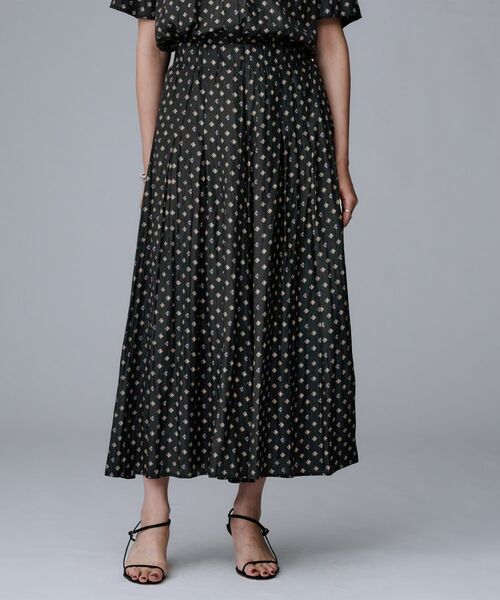 UNTITLED / アンタイトル ショート・ハーフ・半端丈パンツ | 【セットアップ可/ウエストゴム/リラクシー】スクエアジオメ柄スカーチョ(ブラック(119))