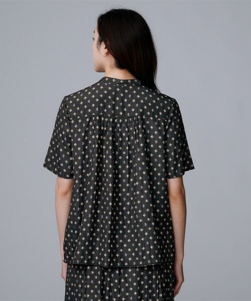 UNTITLED / アンタイトル シャツ・ブラウス | 【セットアップ可/リラクシー/通勤】スクエアジオメ柄ブラウス | 詳細18