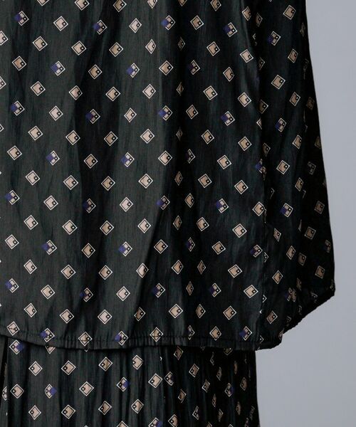 UNTITLED / アンタイトル シャツ・ブラウス | 【セットアップ可/リラクシー/通勤】スクエアジオメ柄ブラウス | 詳細21