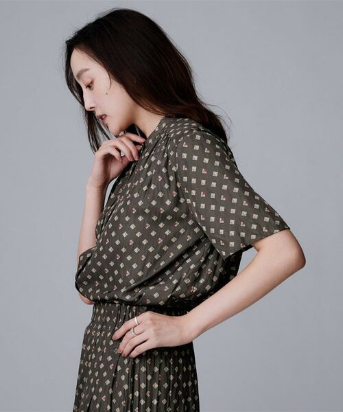 UNTITLED / アンタイトル シャツ・ブラウス | 【セットアップ可/リラクシー/通勤】スクエアジオメ柄ブラウス | 詳細7