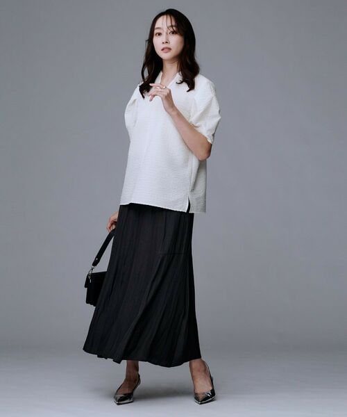 UNTITLED / アンタイトル シャツ・ブラウス | 【吸水速乾/ストレッチ/Vネック】フォルムスリーブ ブラウス | 詳細3