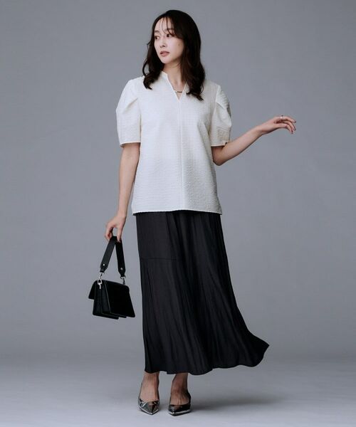 UNTITLED / アンタイトル シャツ・ブラウス | 【吸水速乾/ストレッチ/Vネック】フォルムスリーブ ブラウス | 詳細4