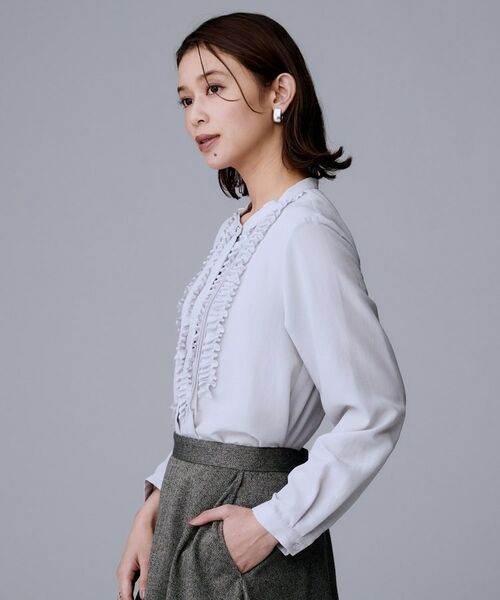 UNTITLED / アンタイトル シャツ・ブラウス | 【1枚で着映え/オンオフ着回し】フリルサテンブラウス | 詳細14