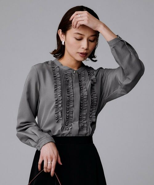 UNTITLED / アンタイトル シャツ・ブラウス | 【1枚で着映え/オンオフ着回し】フリルサテンブラウス | 詳細20