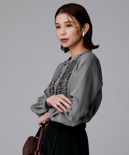 UNTITLED / アンタイトル シャツ・ブラウス | 【1枚で着映え/オンオフ着回し】フリルサテンブラウス | 詳細21