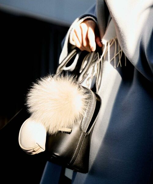 UNTITLED / アンタイトル キーホルダー・ストラップ | 【トレンド／ギフト】ファー＆ポーチチャーム | 詳細1