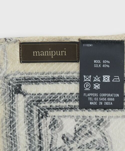 UNTITLED / アンタイトル マフラー・ショール・スヌード・ストール | 【manipuri】120×120正方形 フレームフラワー柄ウールシルクストール | 詳細3