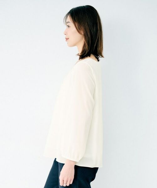 UNTITLED / アンタイトル シャツ・ブラウス | パウダリータックブラウス | 詳細11