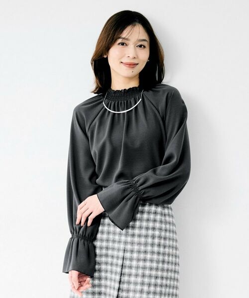 UNTITLED / アンタイトル シャツ・ブラウス | シャーリングデザインブラウス | 詳細2